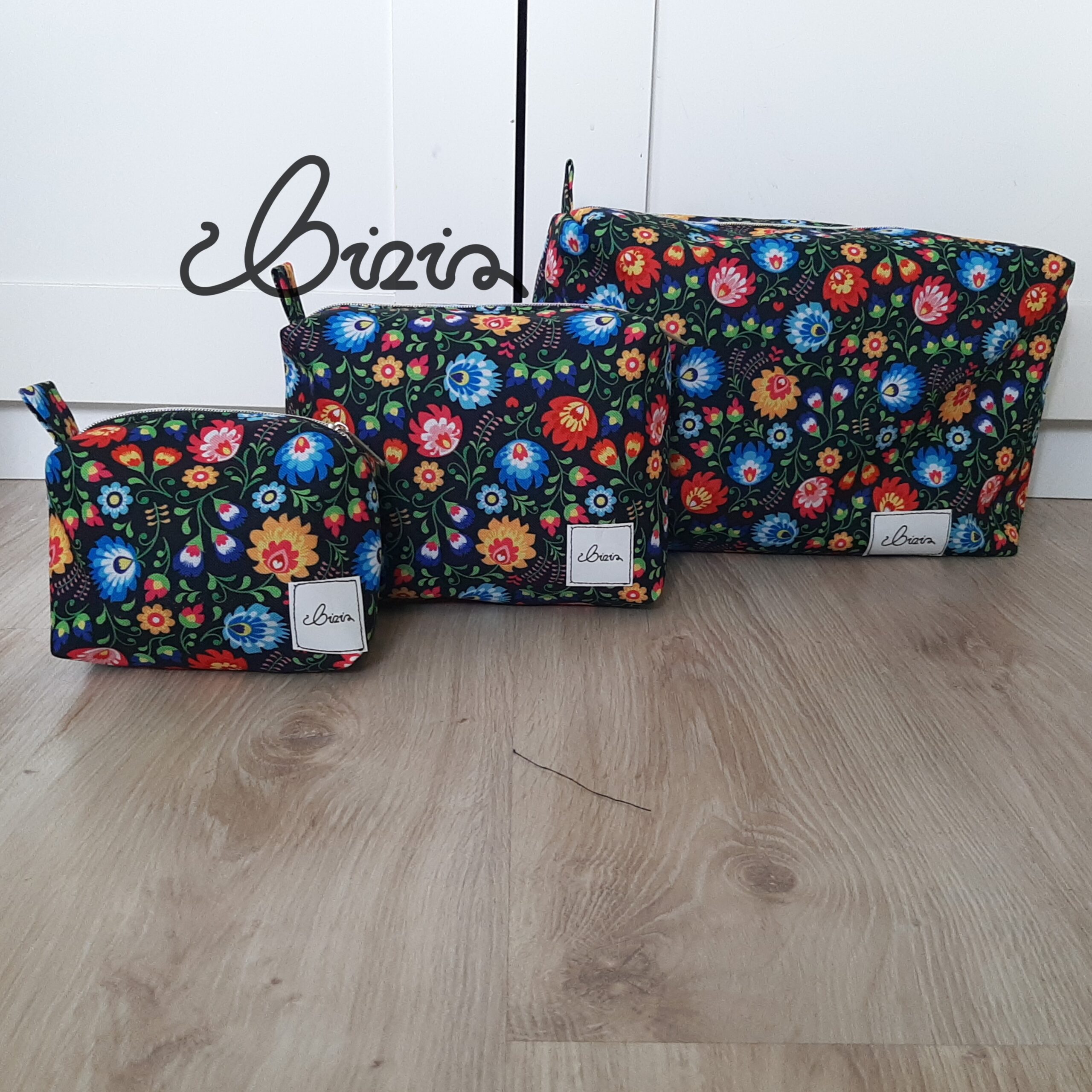 Kosmetyczka średnia