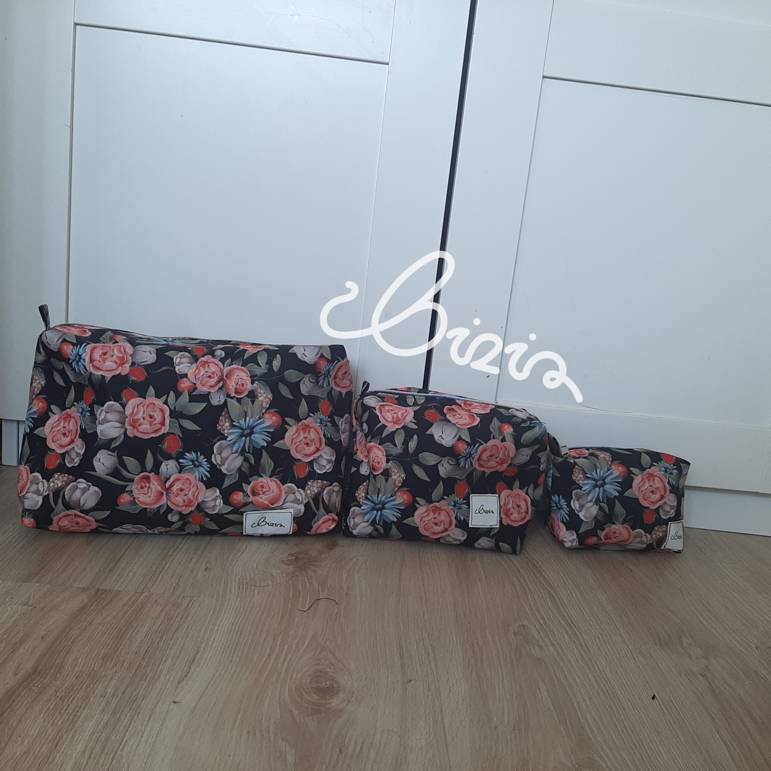 Kosmetyczki komplet - obrazek 8