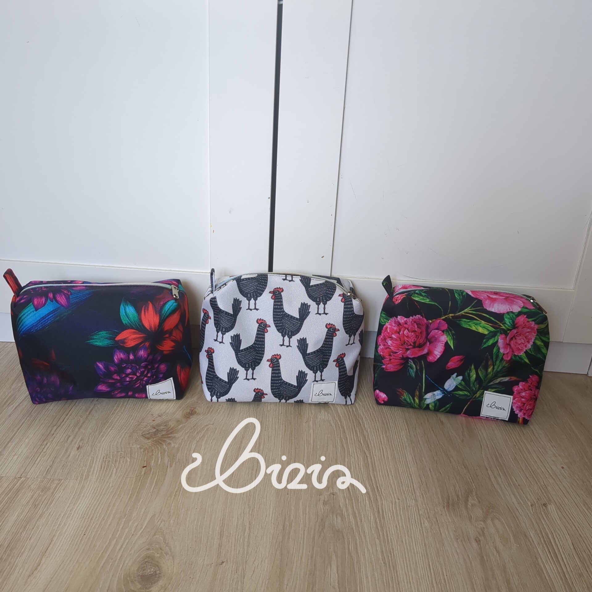 Kosmetyczka średnia - obrazek 2